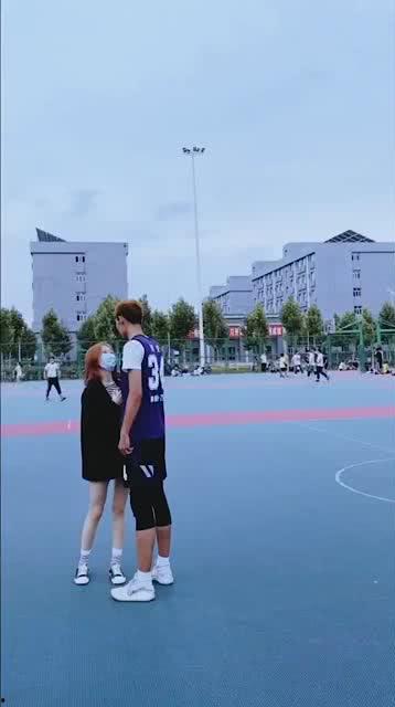 军人吃瓜队友女朋友